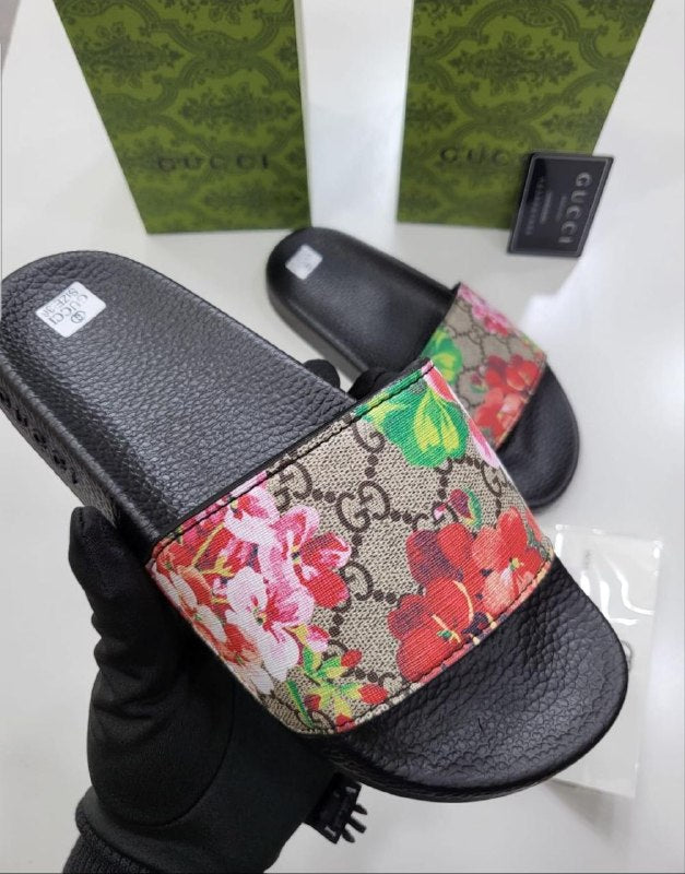 QUALITY GUCC WOMEN SLIDDERS ak0606