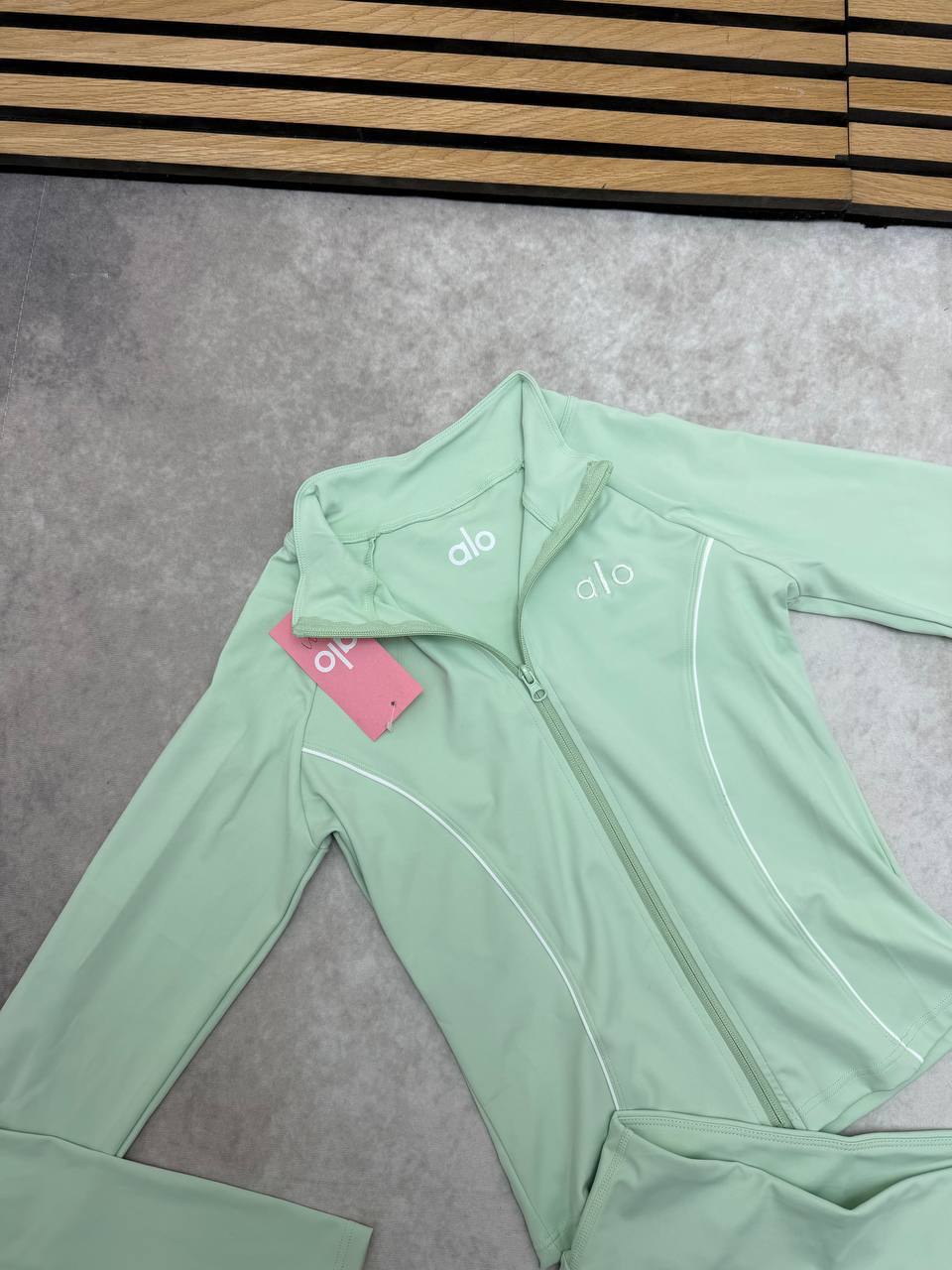 WOMENS ALO TRACKSUITS am0506