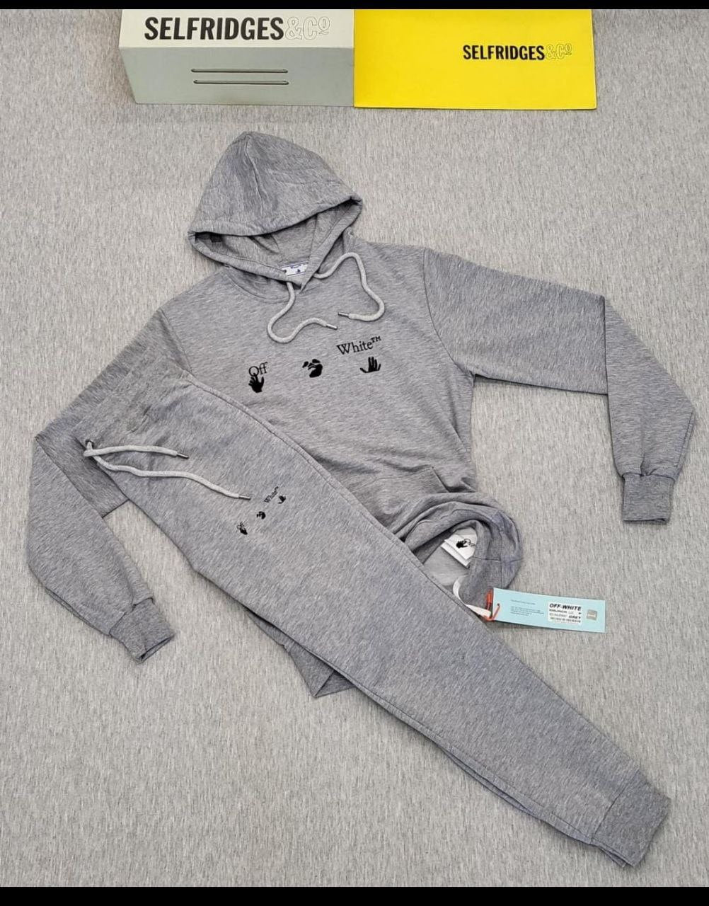 QUALITY OFF WHITE TRACKSUIT ak2008