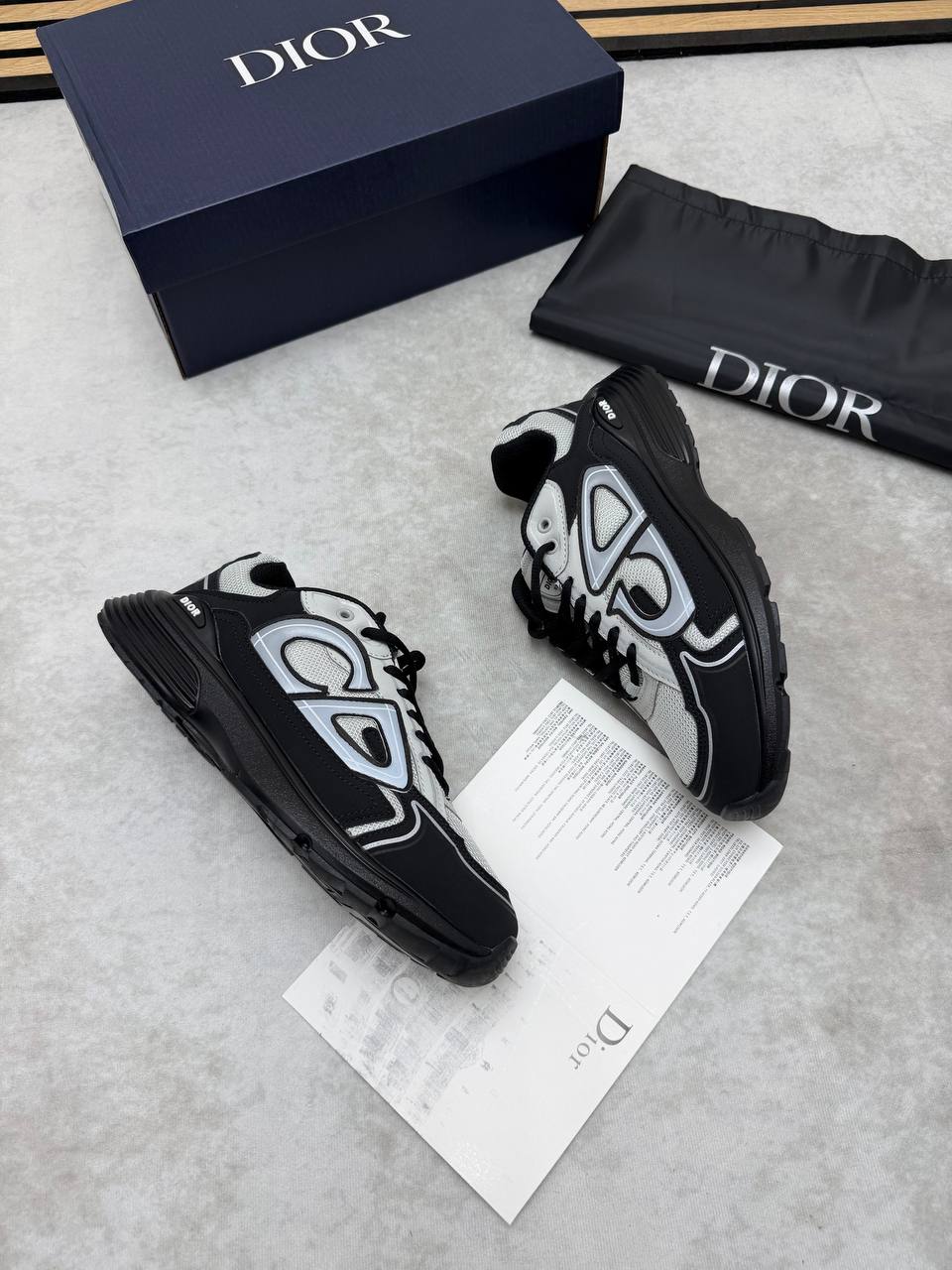 MENS DIO B30 COME WITH BOX ETC 1006