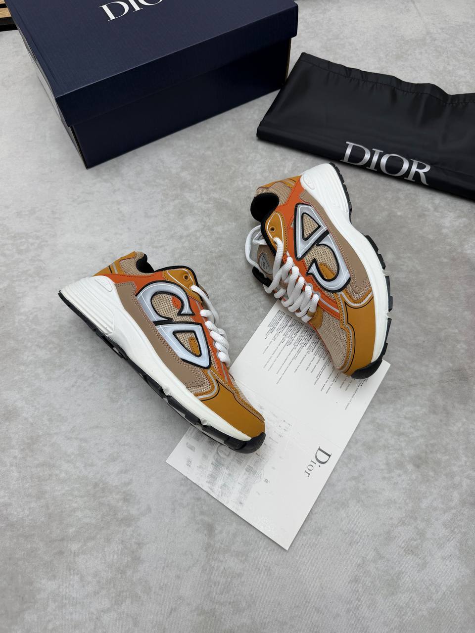 MENS DIO B30 COME WITH BOX ETC 1006