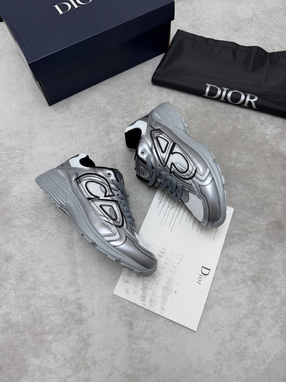 MENS DIO B30 COME WITH BOX ETC 1006