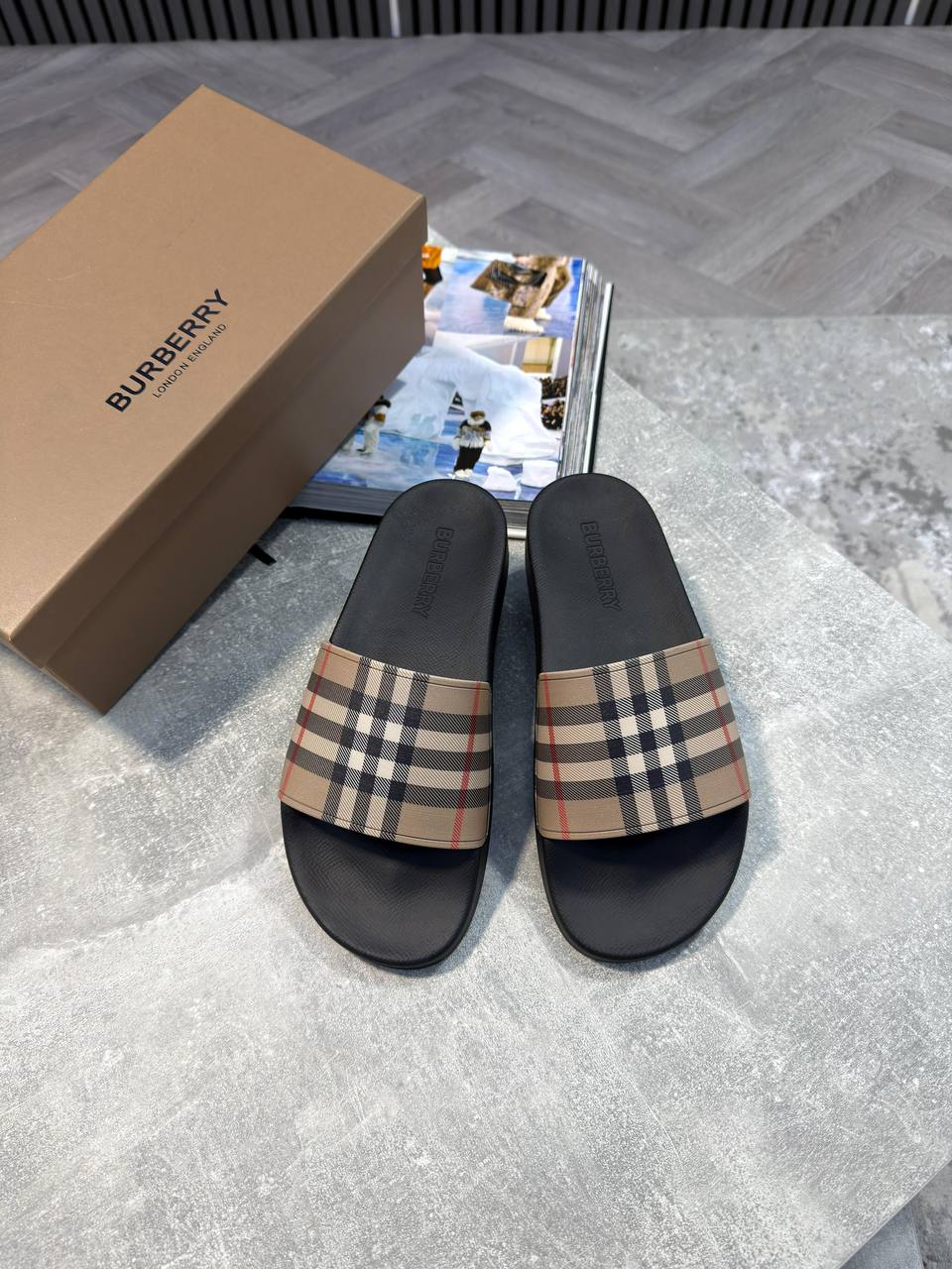 Superclon Burber sliders Womens aj1006