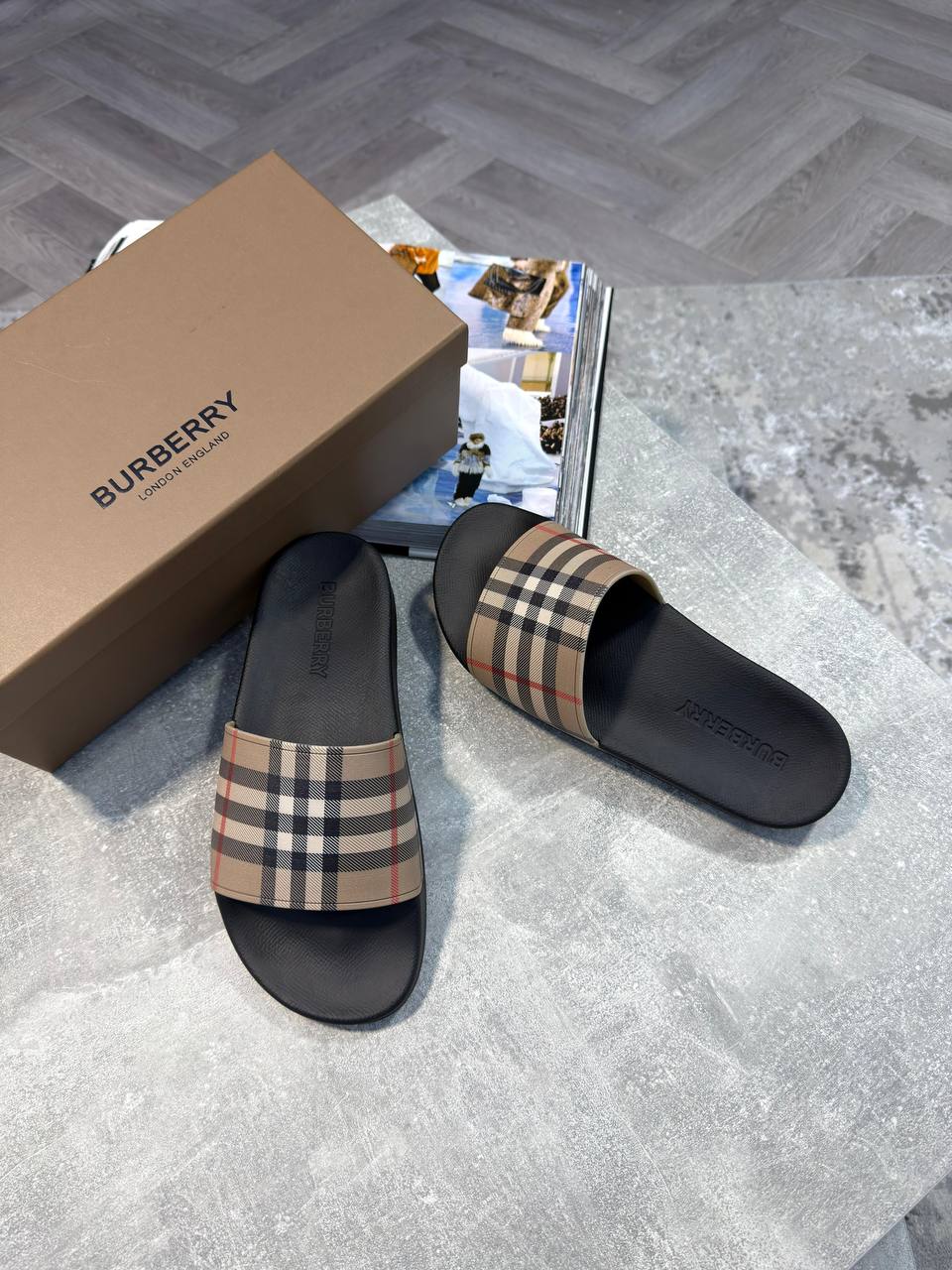 Superclon Burber sliders Womens aj1006