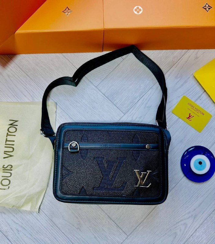 LV MAN BAG WHIT BOX AND DUST BAG to1006