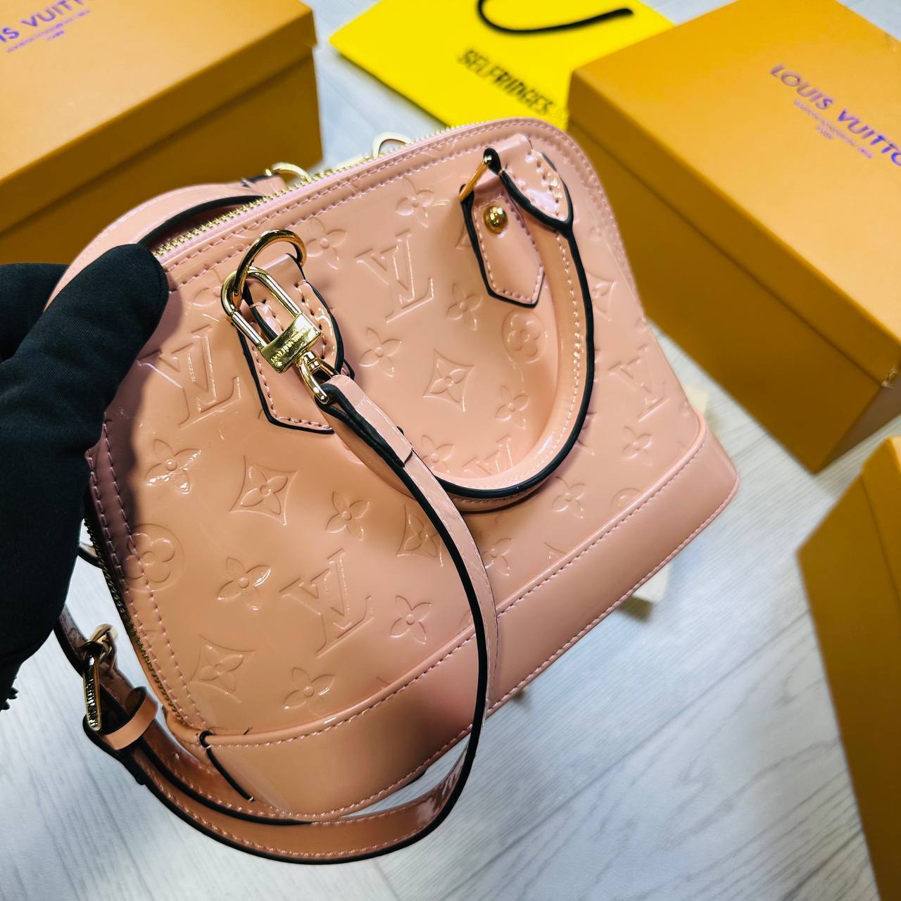 COL QUALITY LVE LADIES BAG WHIT BOX to2911