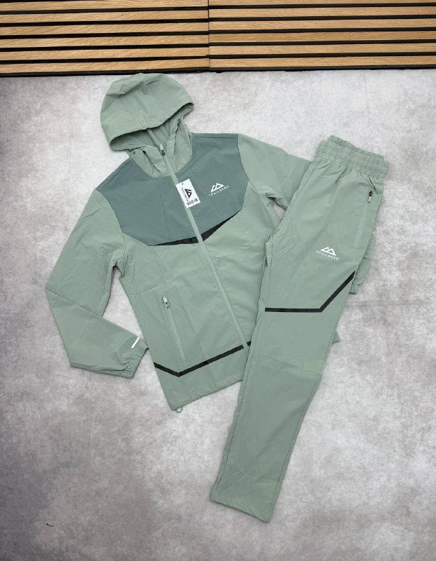 MENS TRAILBE TRACKSUITS am1106