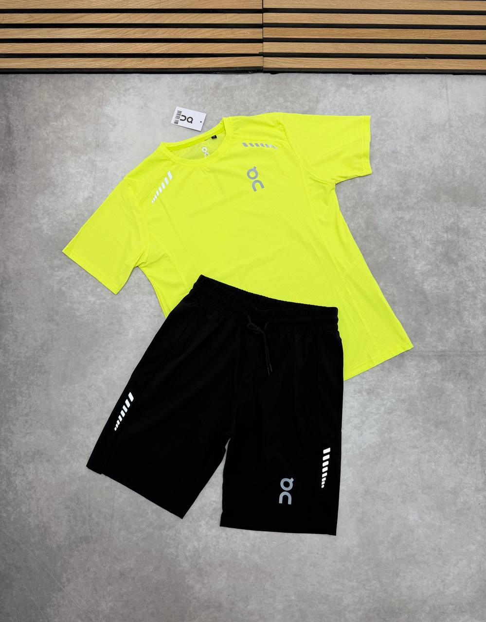 MENS ON CLOU SHORT SET am1106