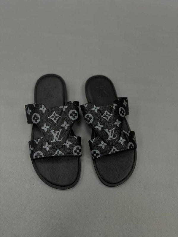 Quality Louis Vuitto  Mens slider to1106