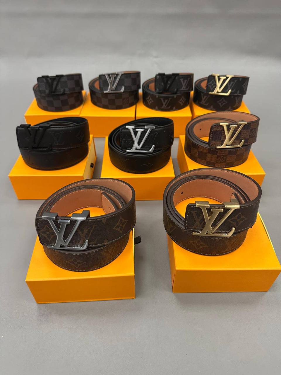 Quality Loui Vuitto Belt Comes with boxes to1106