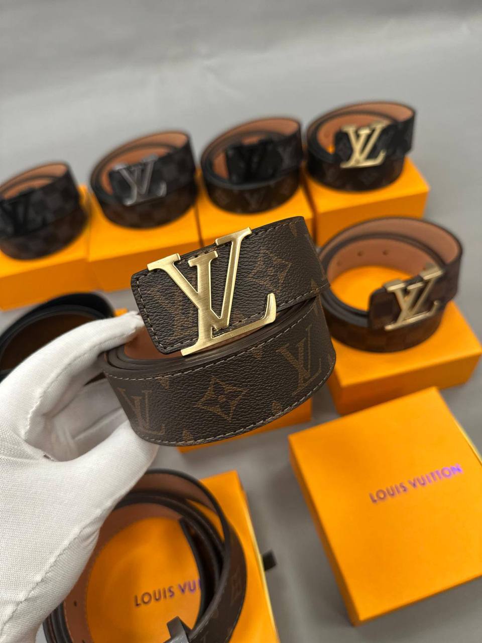 Quality Loui Vuitto Belt Comes with boxes to1106