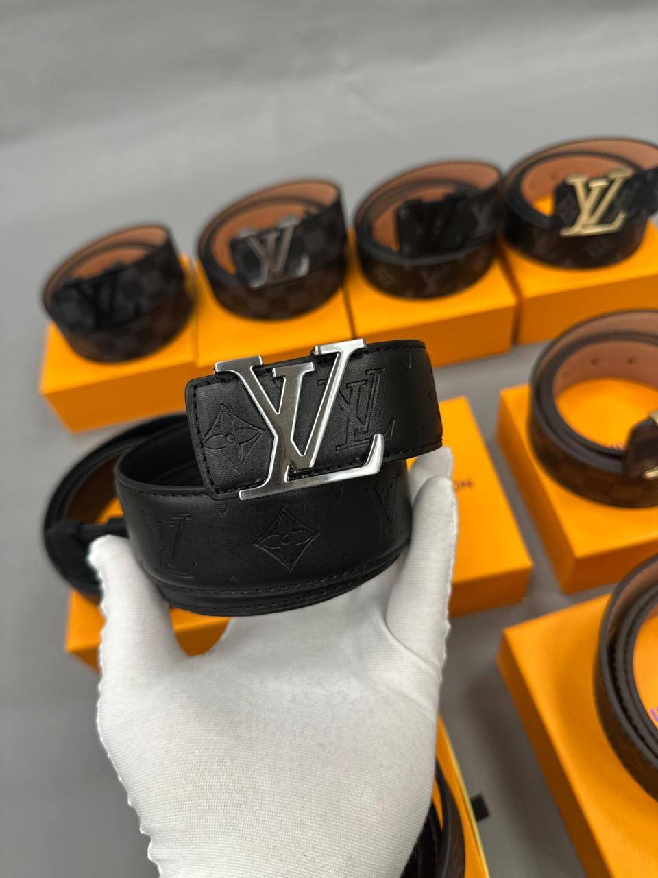 Quality Loui Vuitto Belt Comes with boxes to1106