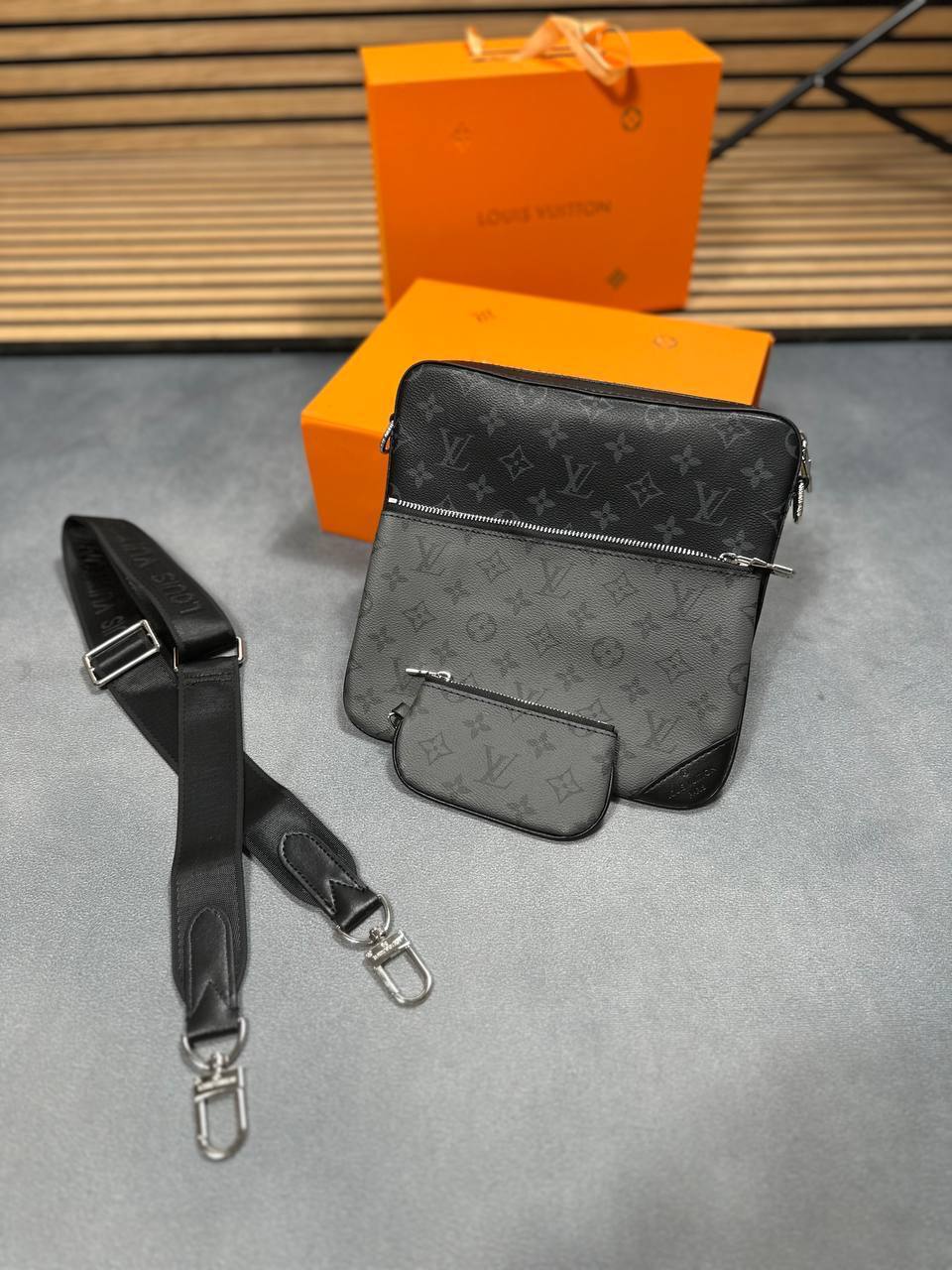 SUPER CLO MENS LVE TRIO BAGS COME WITH DUST BAG am2911