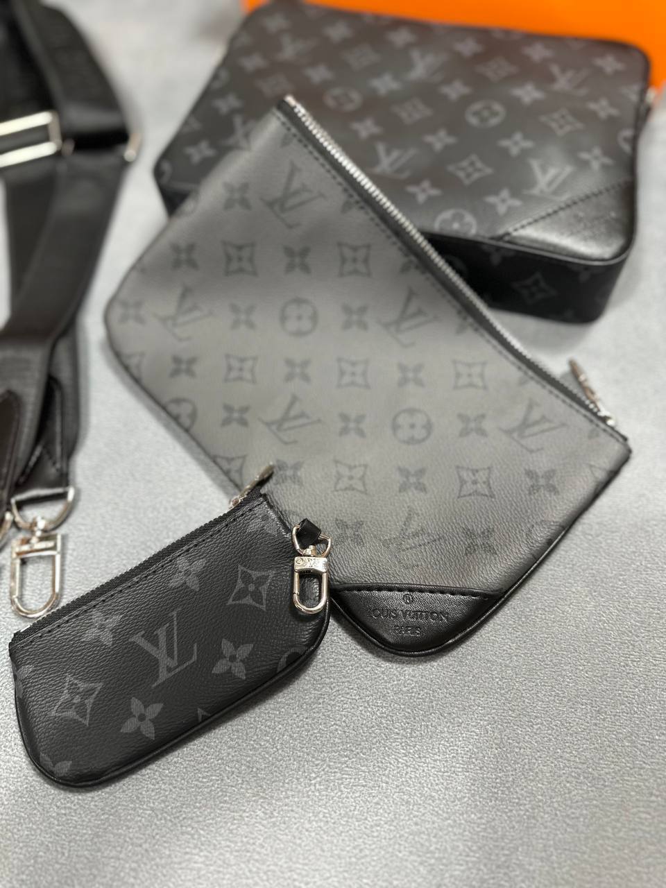 SUPER CLO MENS LVE TRIO BAGS COME WITH DUST BAG am2911