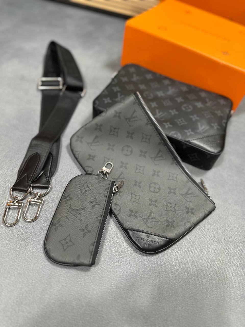 SUPER CLO MENS LVE TRIO BAGS COME WITH DUST BAG am2911