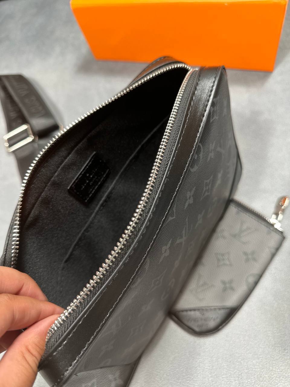 SUPER CLO MENS LVE TRIO BAGS COME WITH DUST BAG am2911