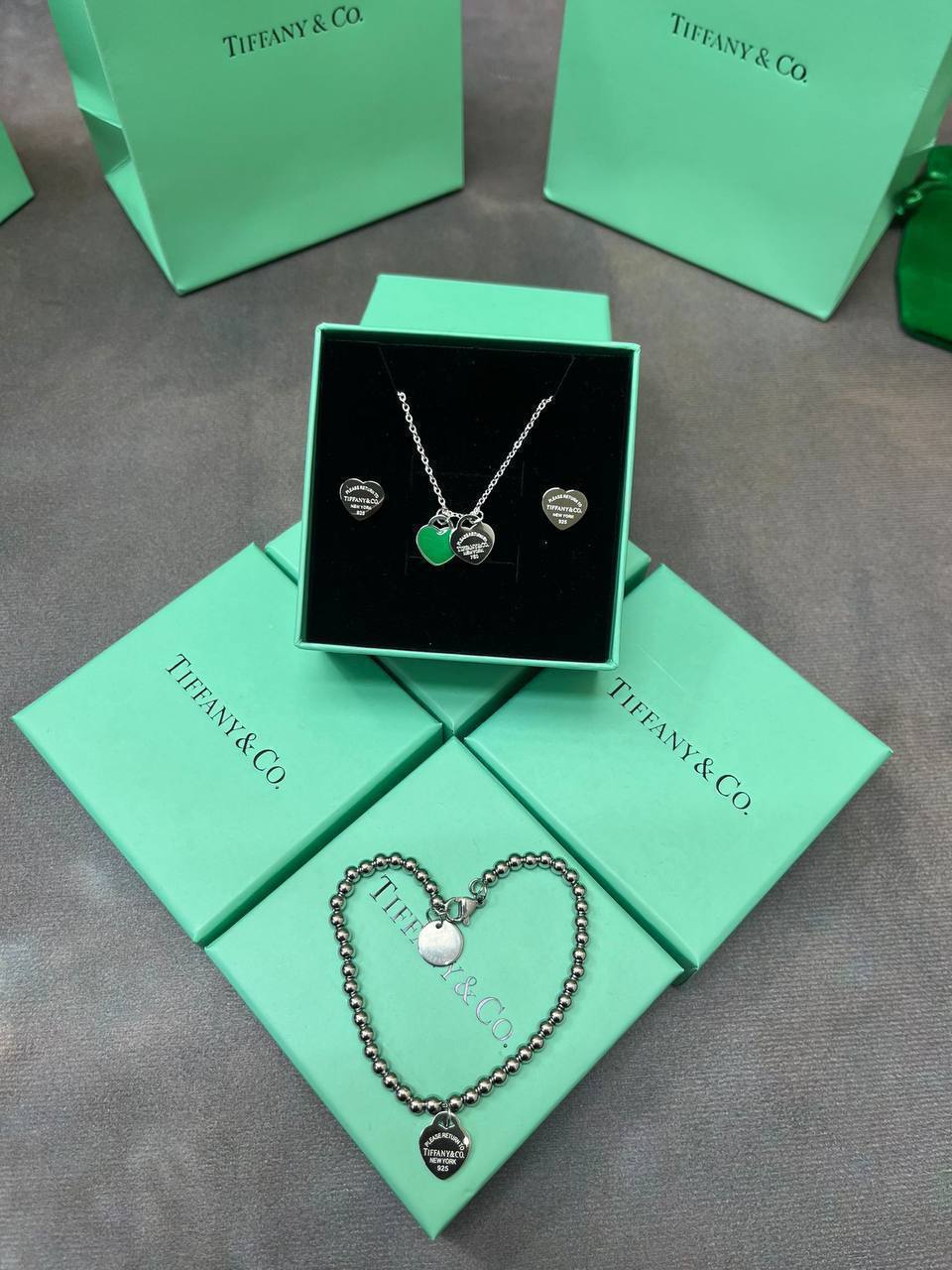 TIFFANYE NECKLACE BRACELET & EARING SETS COME WITH BOX ETC am2911