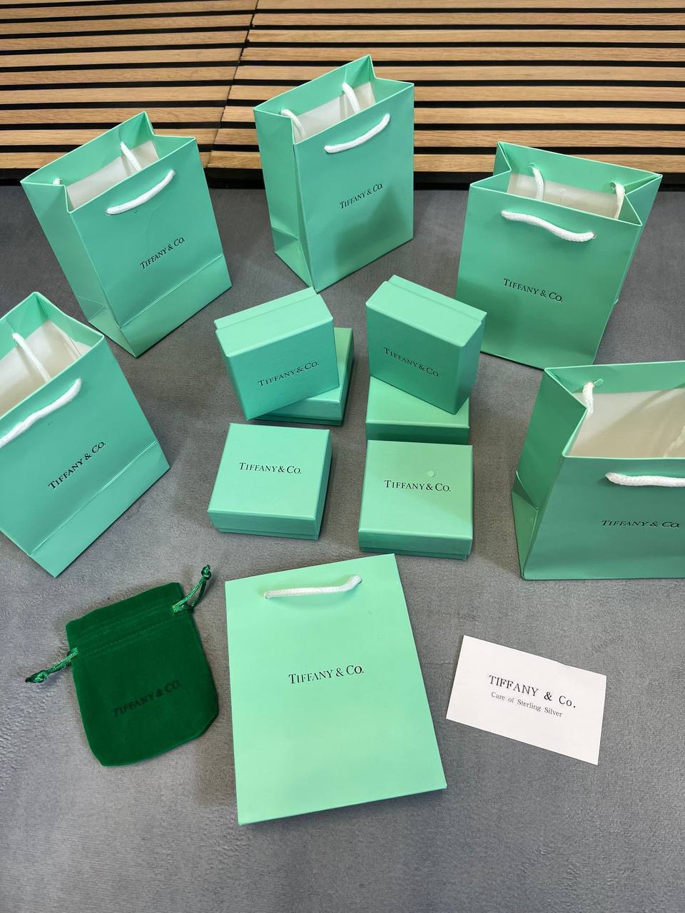 TIFFANYE NECKLACE BRACELET & EARING SETS COME WITH BOX ETC am2911