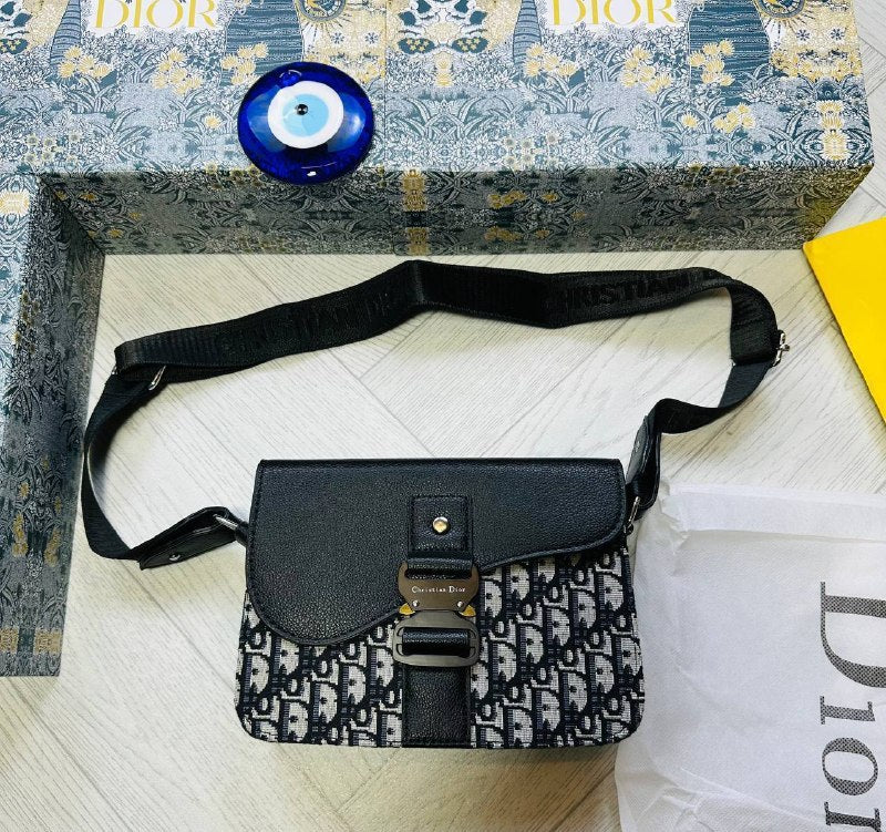 DIO MAN HAND BAG WITH BOX to1306