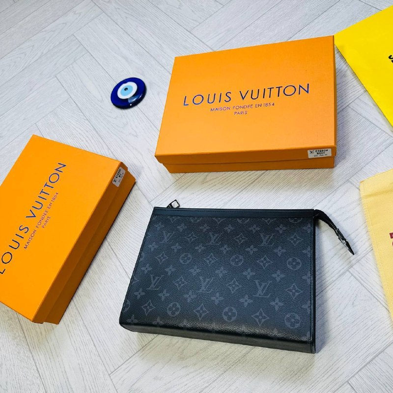 GOOD QUALITY LV MAN BAG WHIT BOX to1306