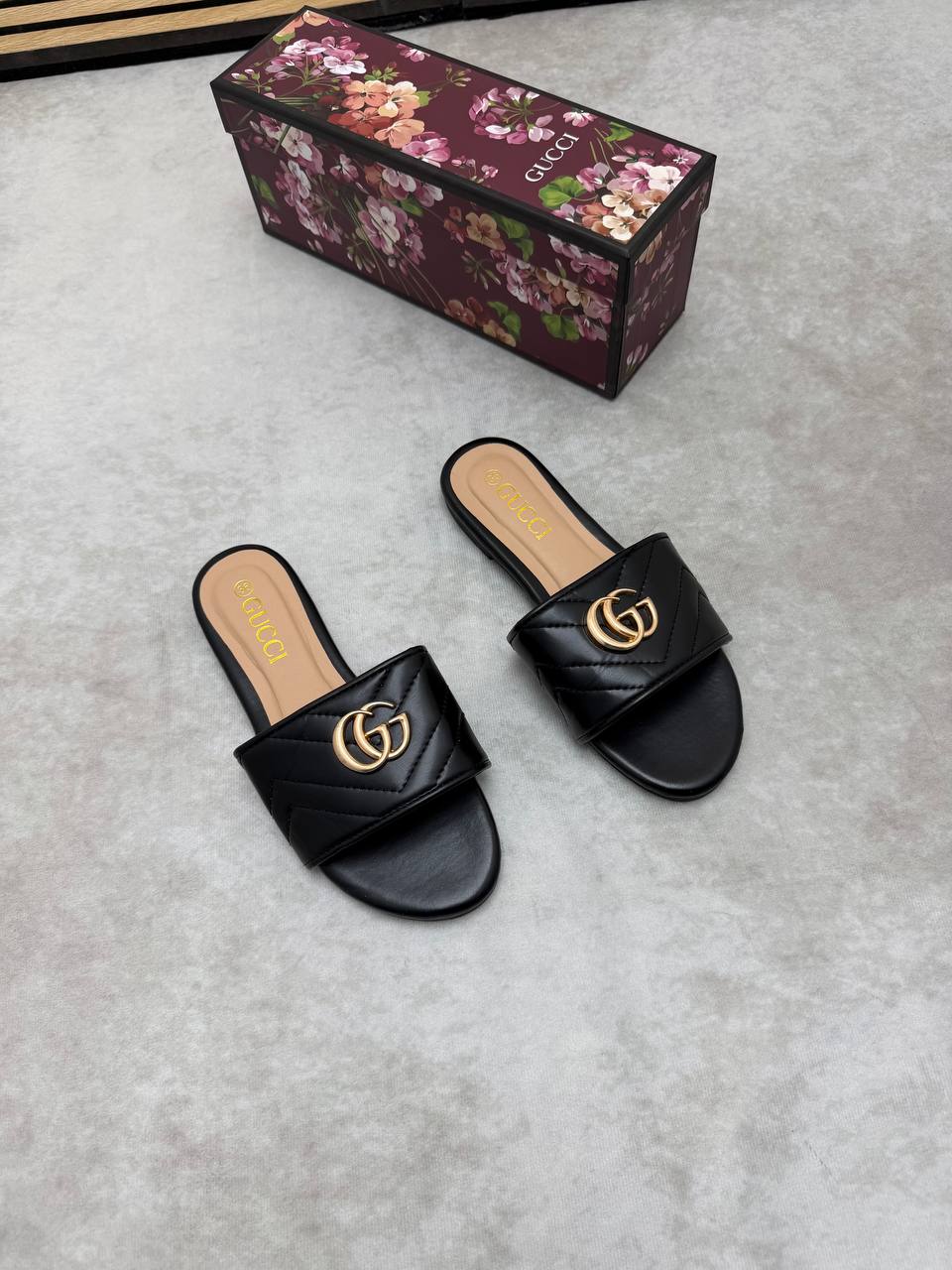GUCC  WOMENS SLIDERS am1506