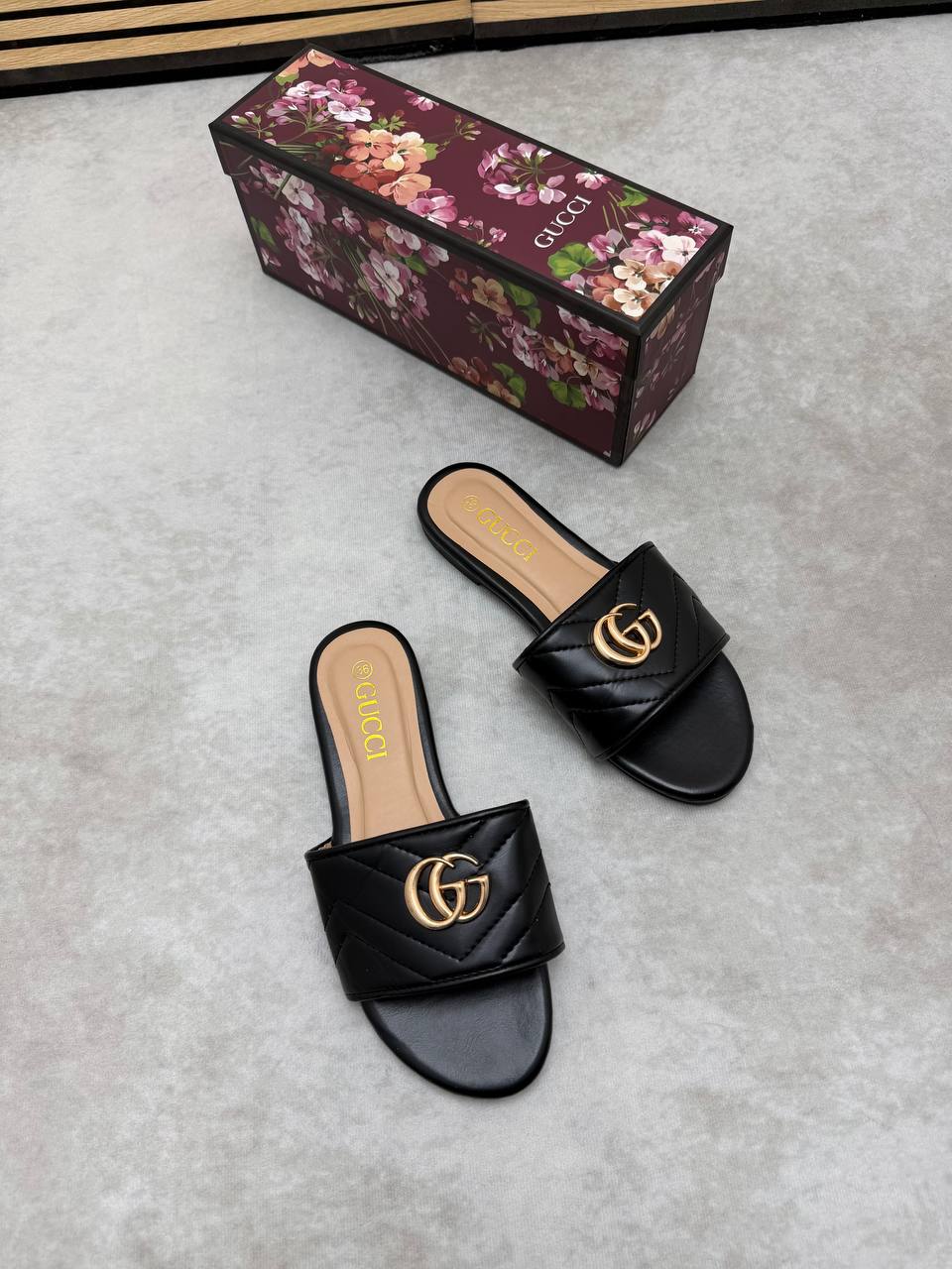 GUCC  WOMENS SLIDERS am1506