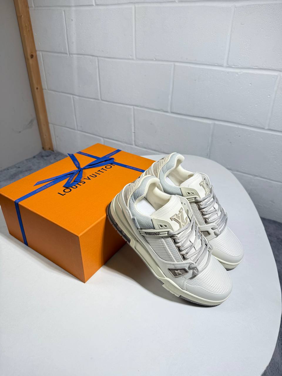 Lve trainers 3008