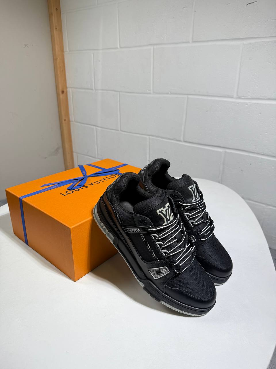 Lve trainers 3008