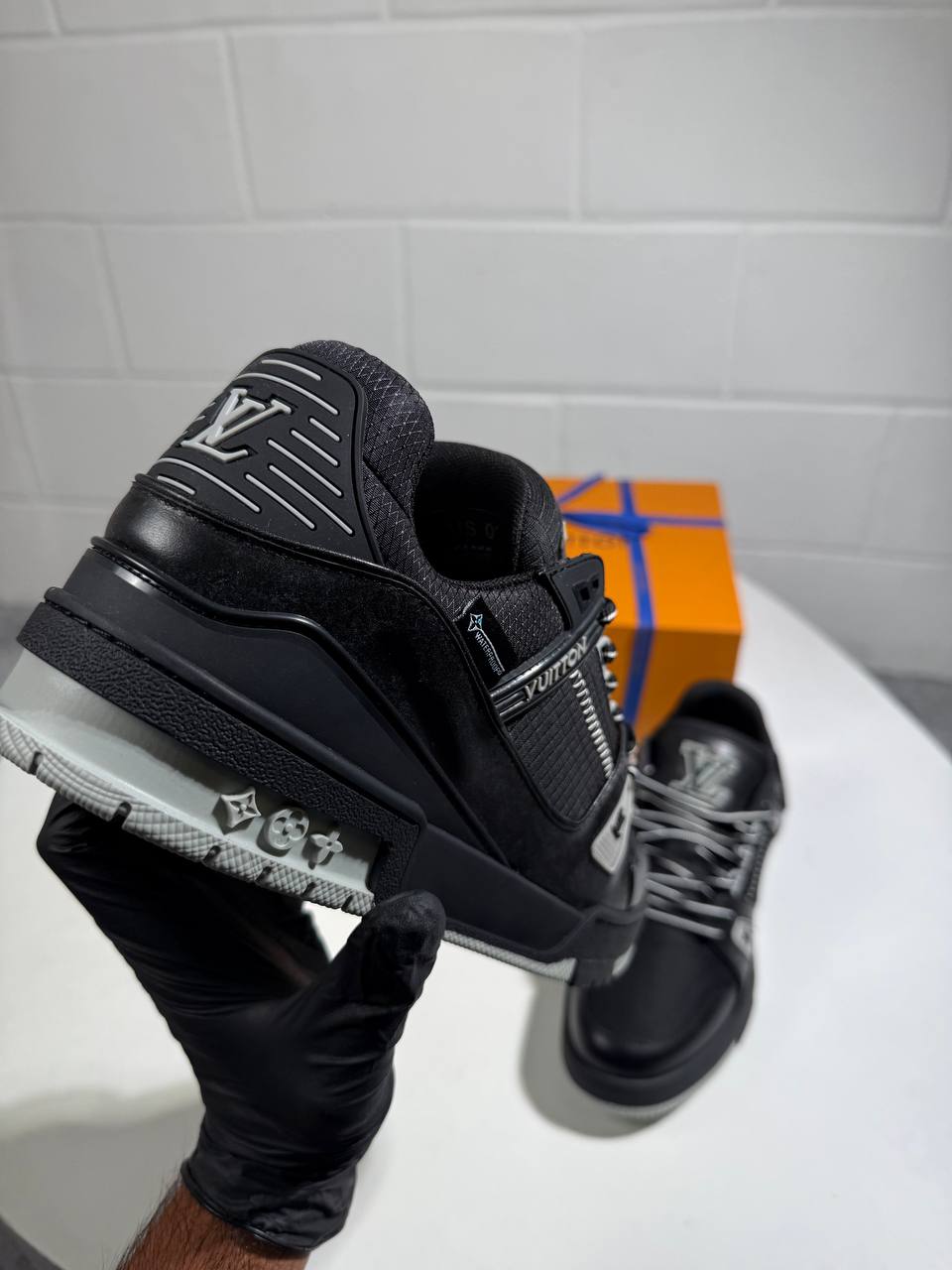 Lve trainers 3008