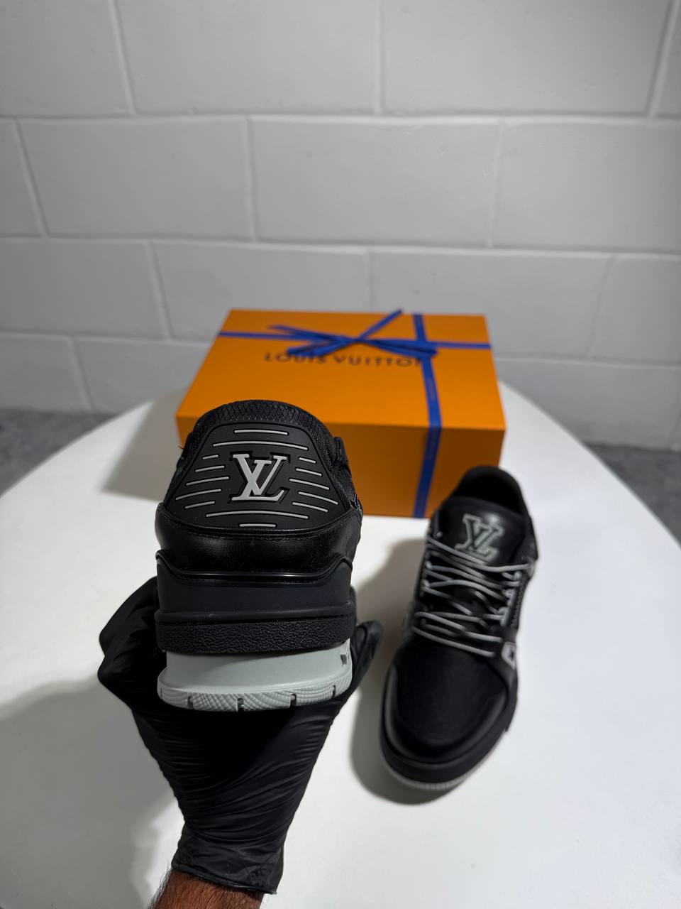Lve trainers 3008