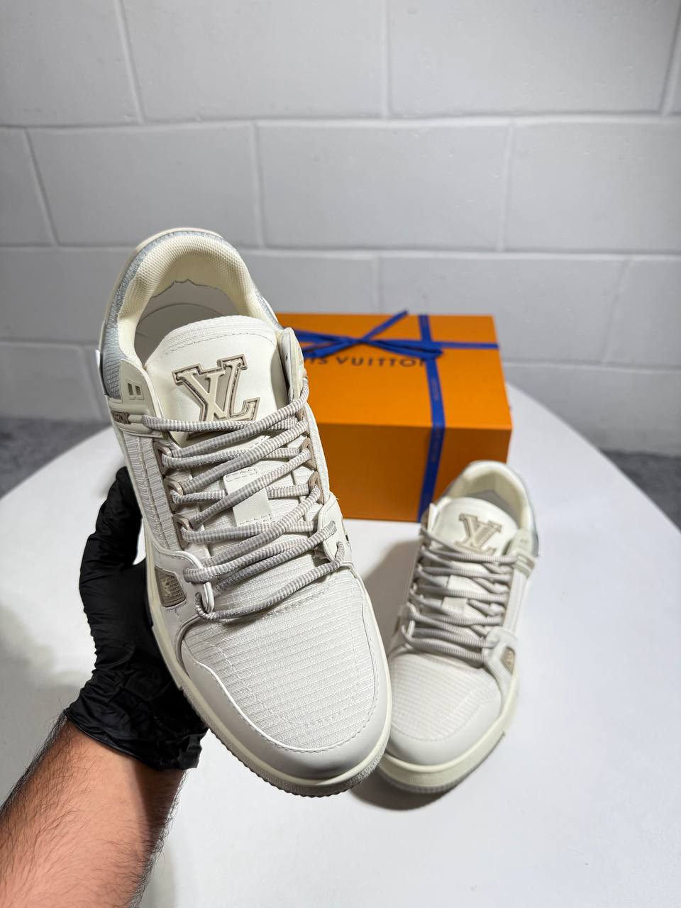 Lve trainers 3008