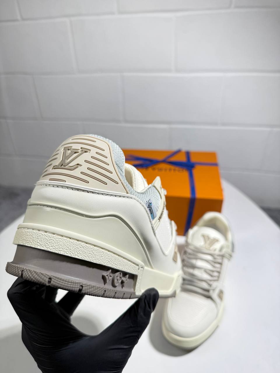 Lve trainers 3008