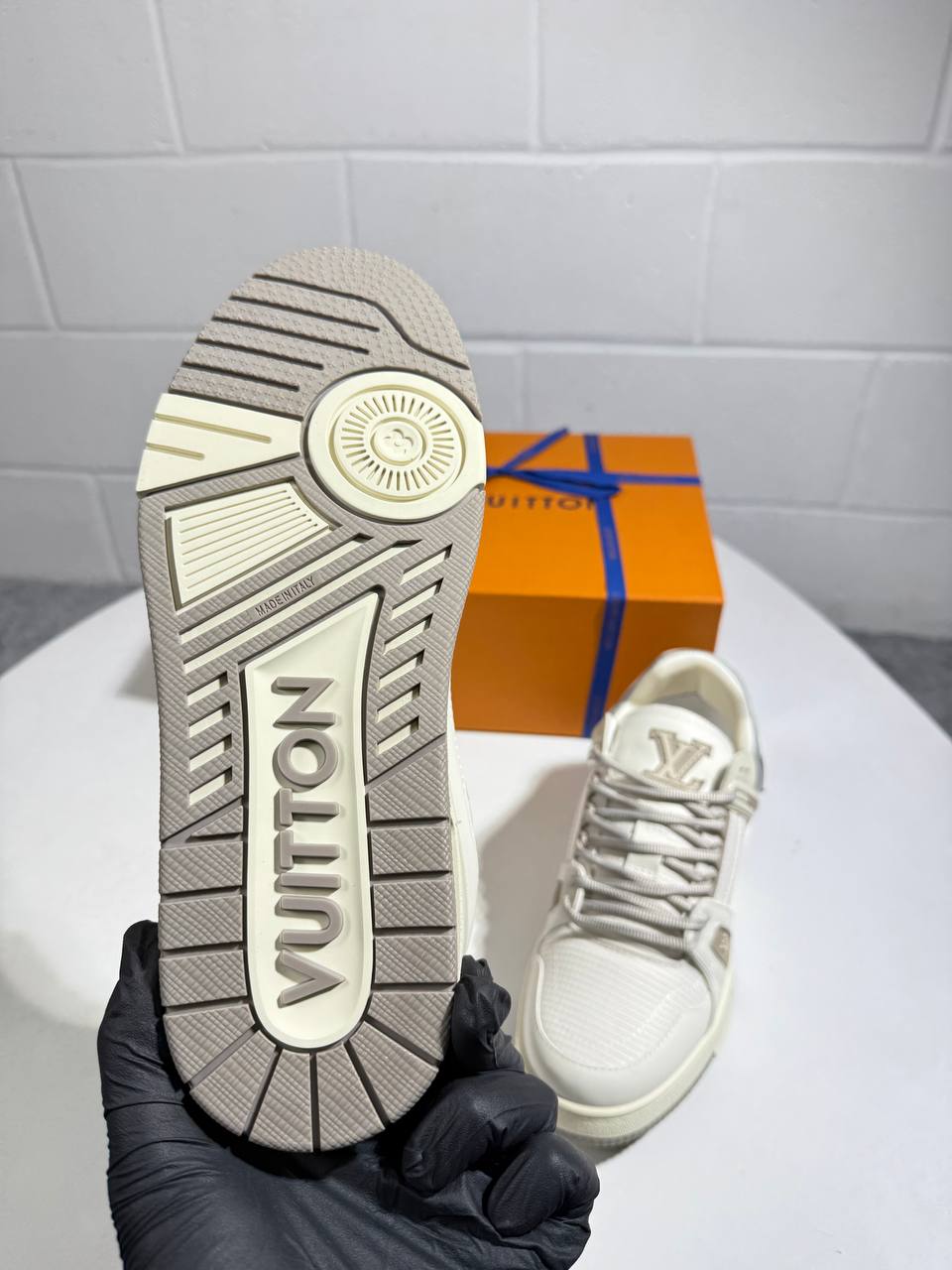 Lve trainers 3008