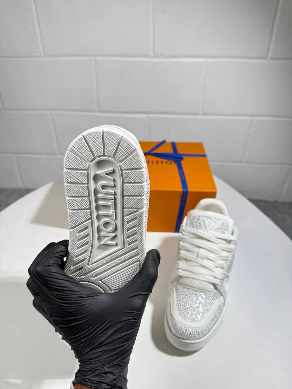 Lve trainers 3008
