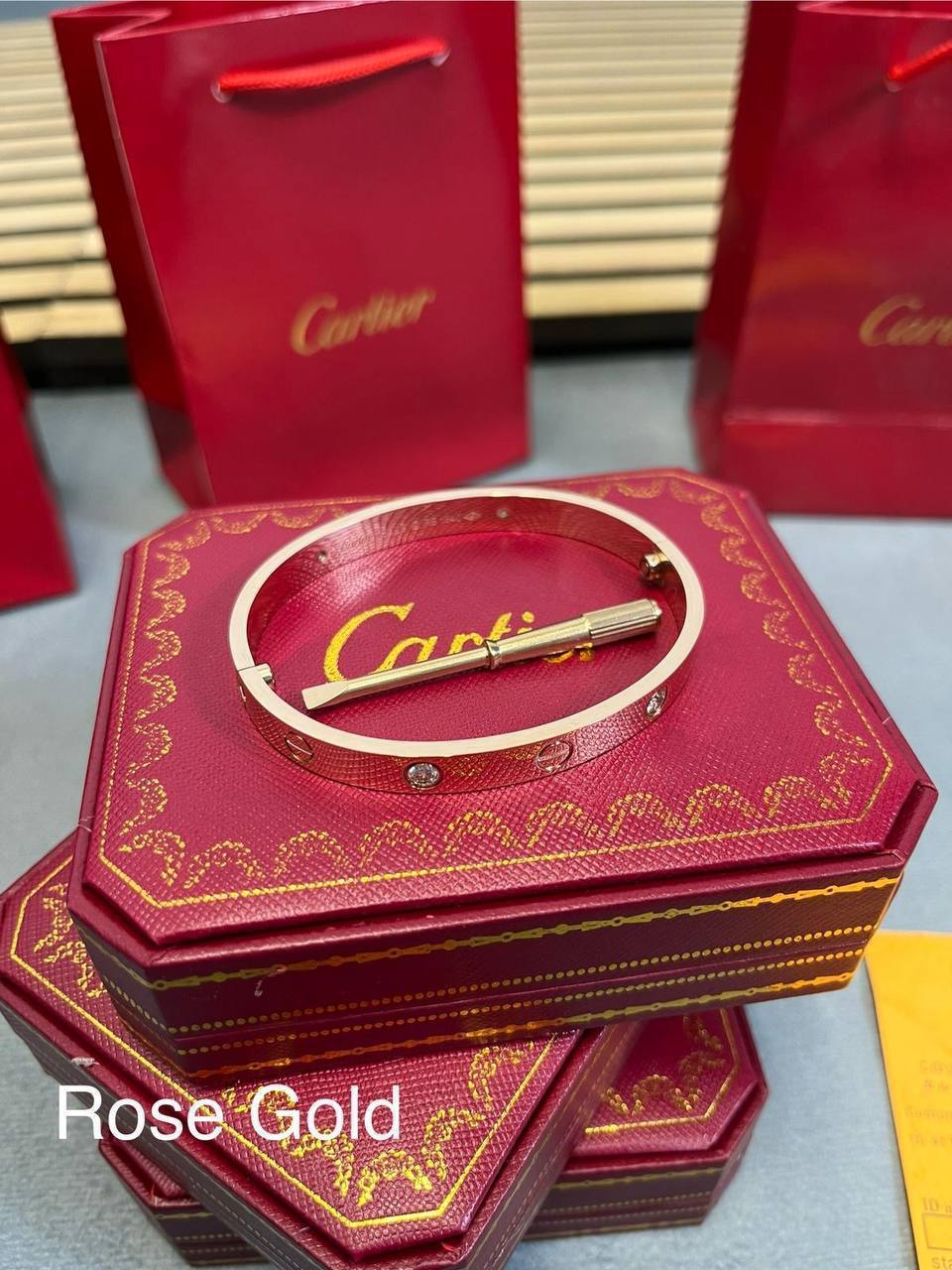 CARTIRE BANGLE WITH FULL PACKING am0212
