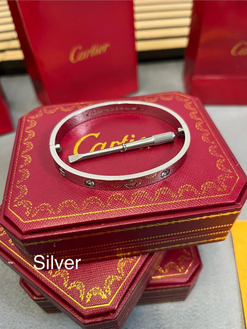 CARTIRE BANGLE WITH FULL PACKING am0212