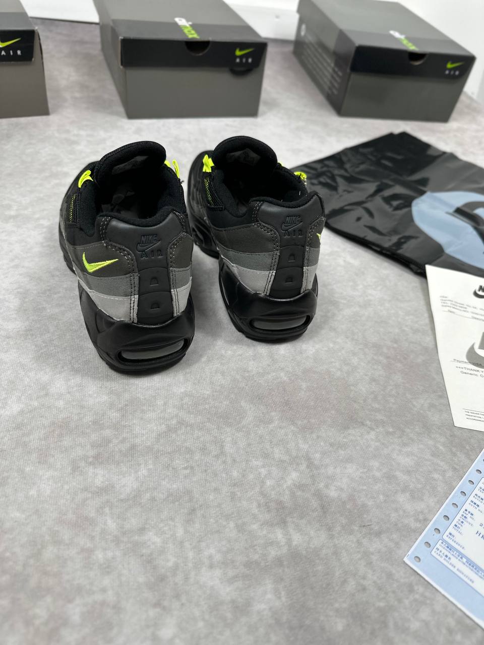 MENS NIK AIR MAX 95 COME WITH BOX ETC am0312