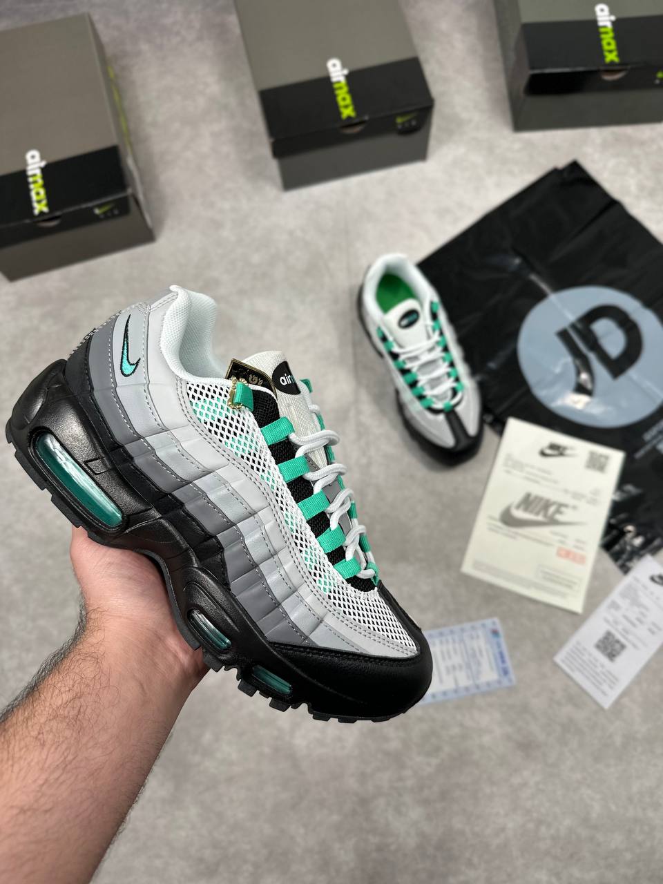 MENS NIK AIR MAX 95 COME WITH BOX ETC am0312
