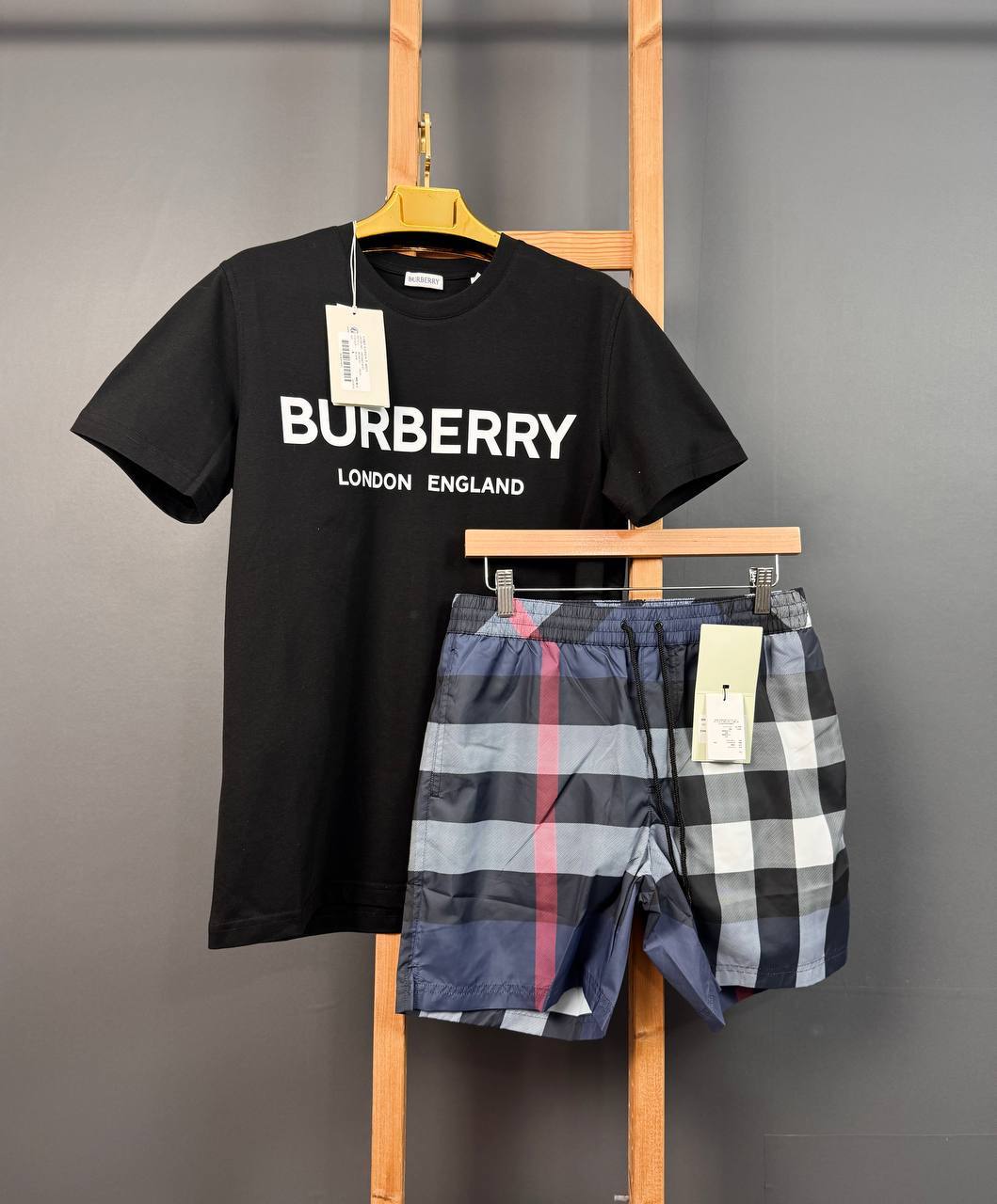 Burbery T-shirts or Swim shorts na2608