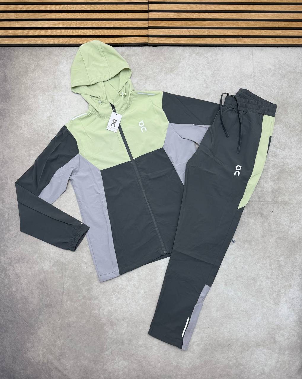 MENS ON CLOU TRACKSUITS am1506