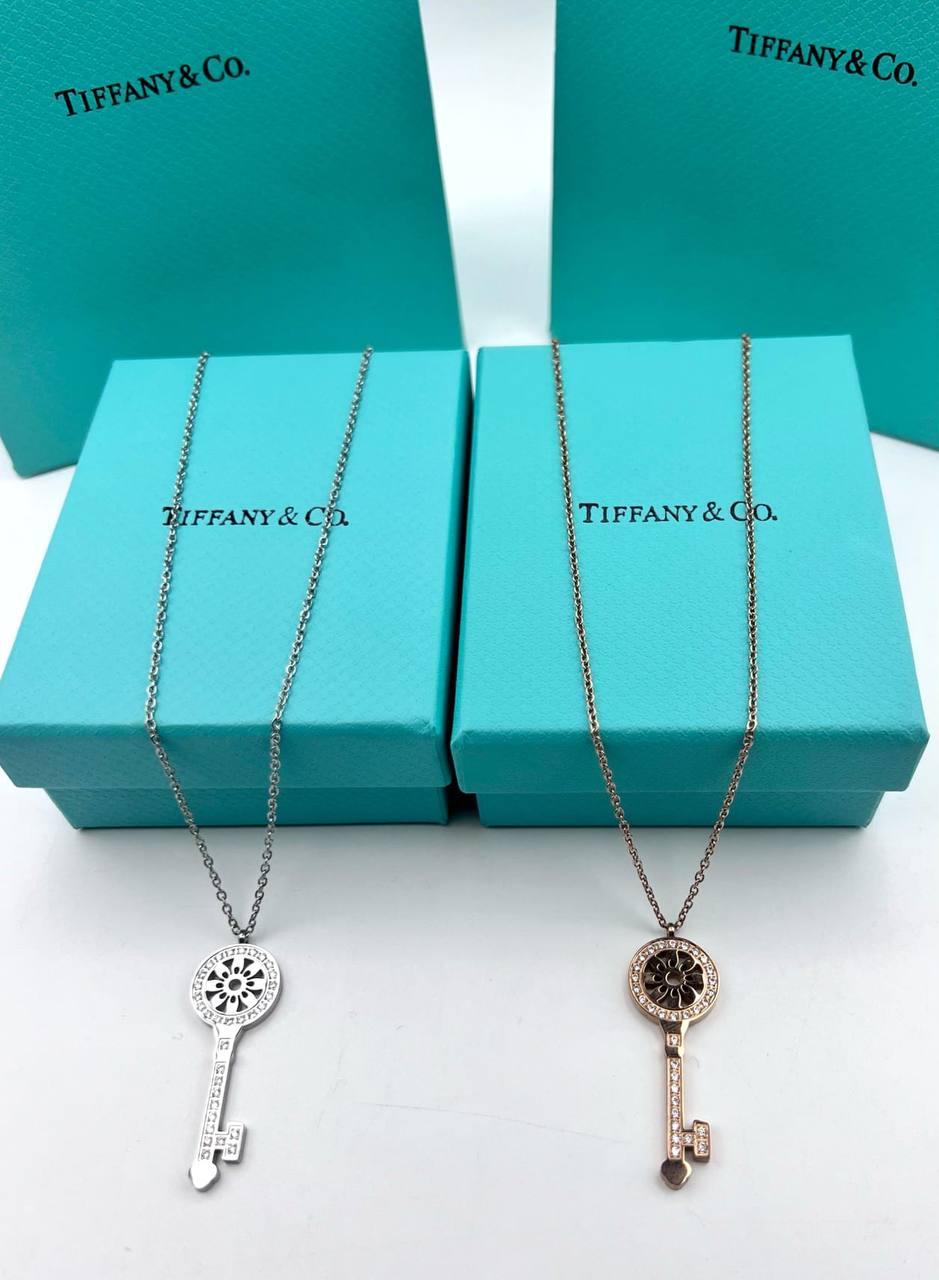 Tiffany necklace with box su0307