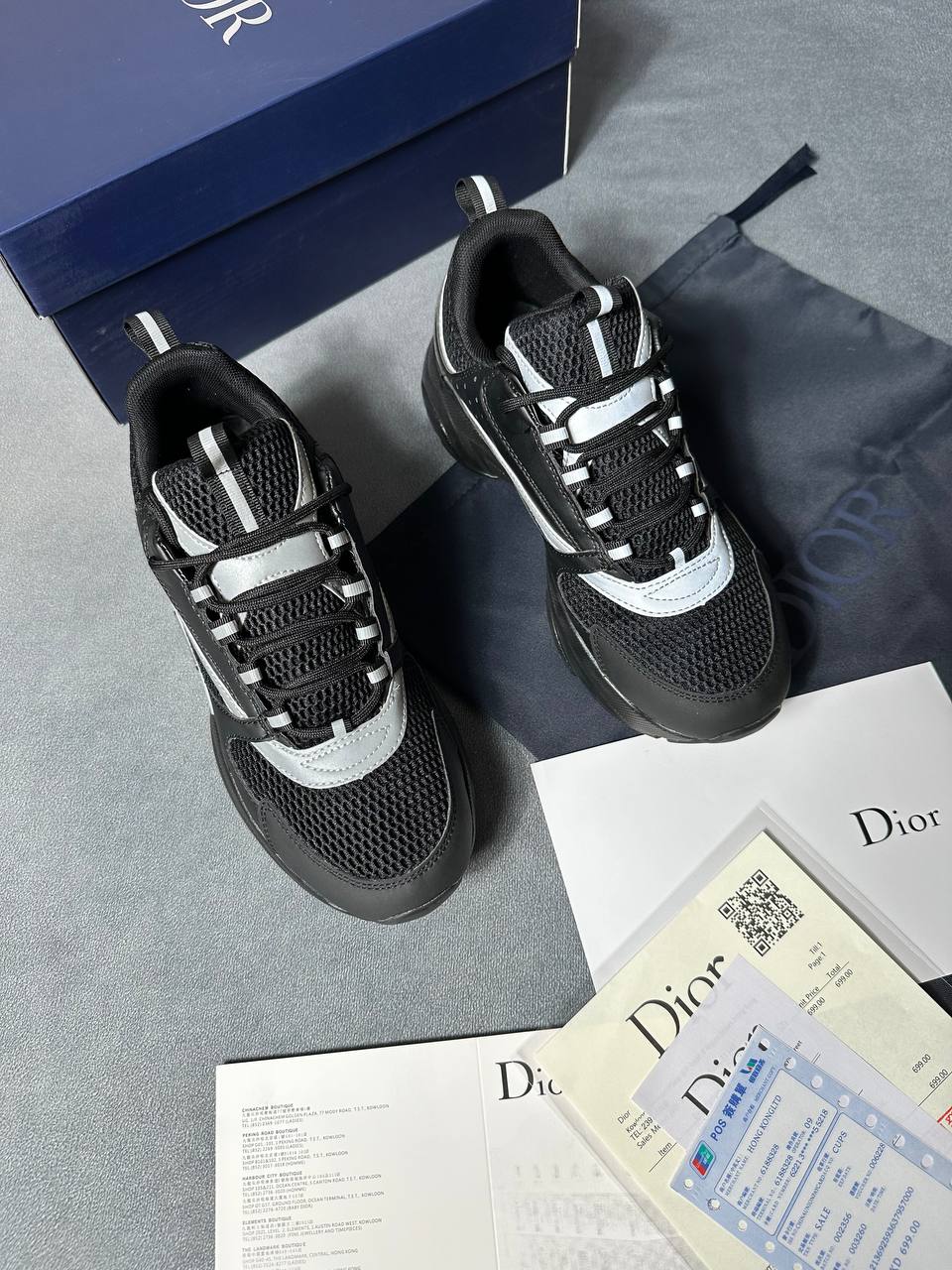 DOR B22 COME WITH BOX am2708
