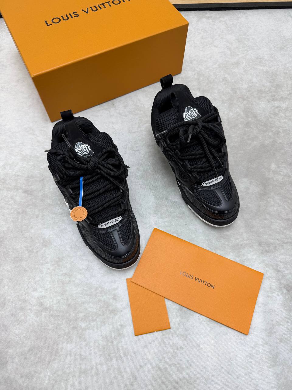SUPER CLON LOUI VUITTO LV SKATE  COME WITH BOX ETC am1706