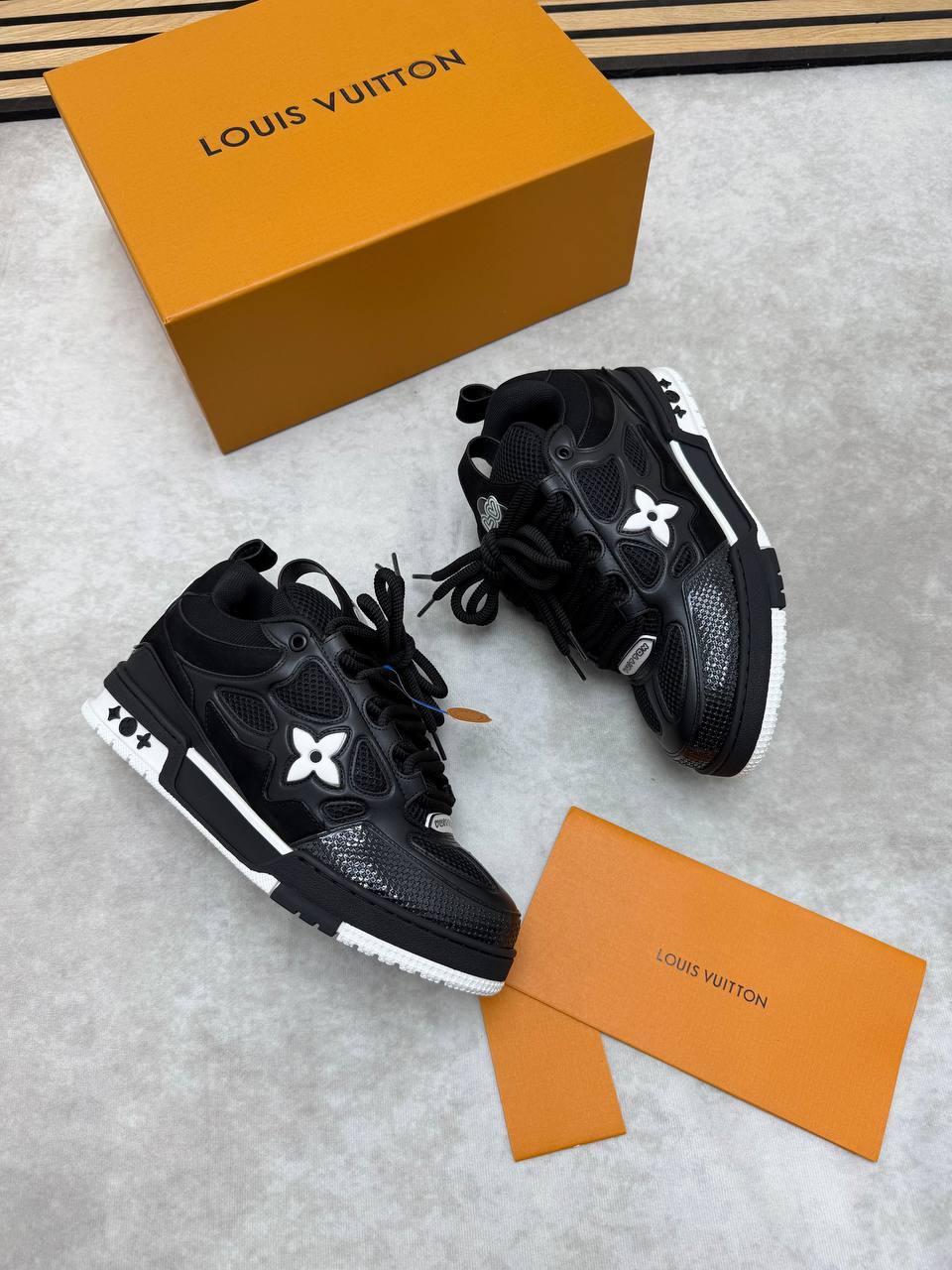 SUPER CLON LOUI VUITTO LV SKATE  COME WITH BOX ETC am1706