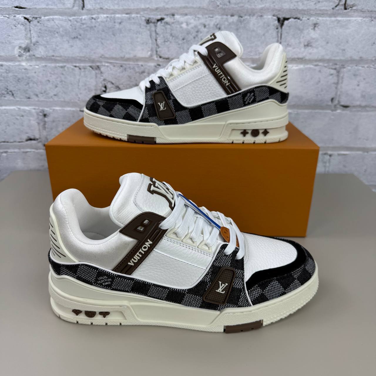 Clone Lve trainers with box and carrier bag on sale sa2908