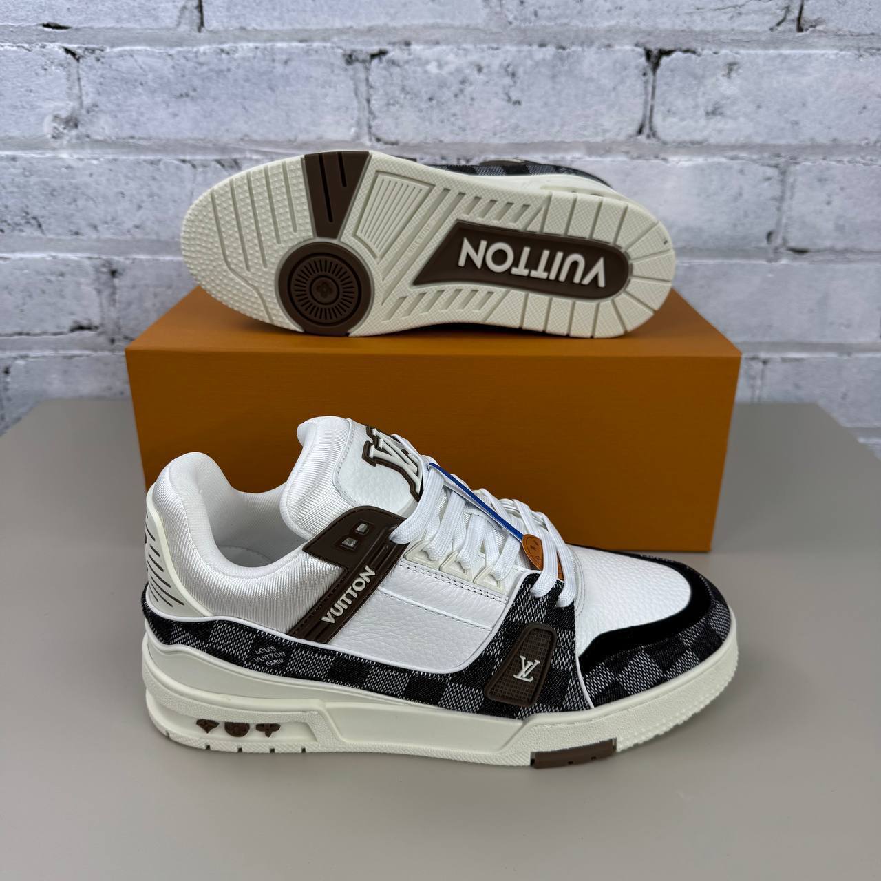 Clone Lve trainers with box and carrier bag on sale sa2908