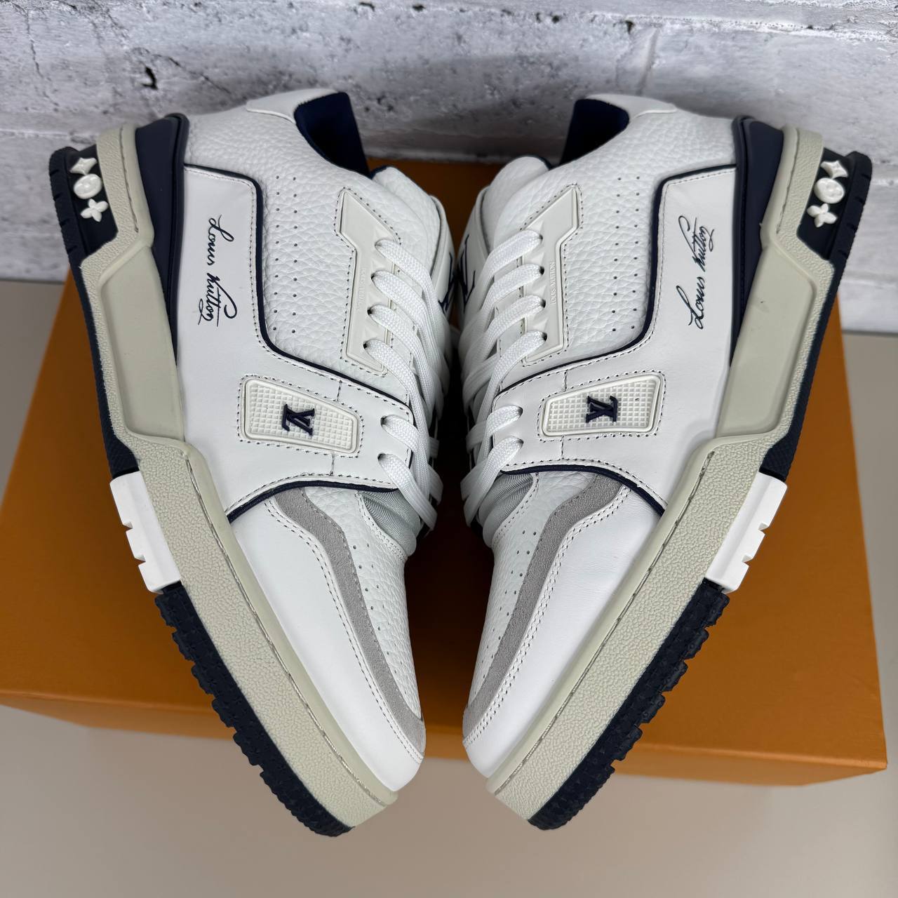 Clone Lve trainers with box and carrier bag on sale sa2908