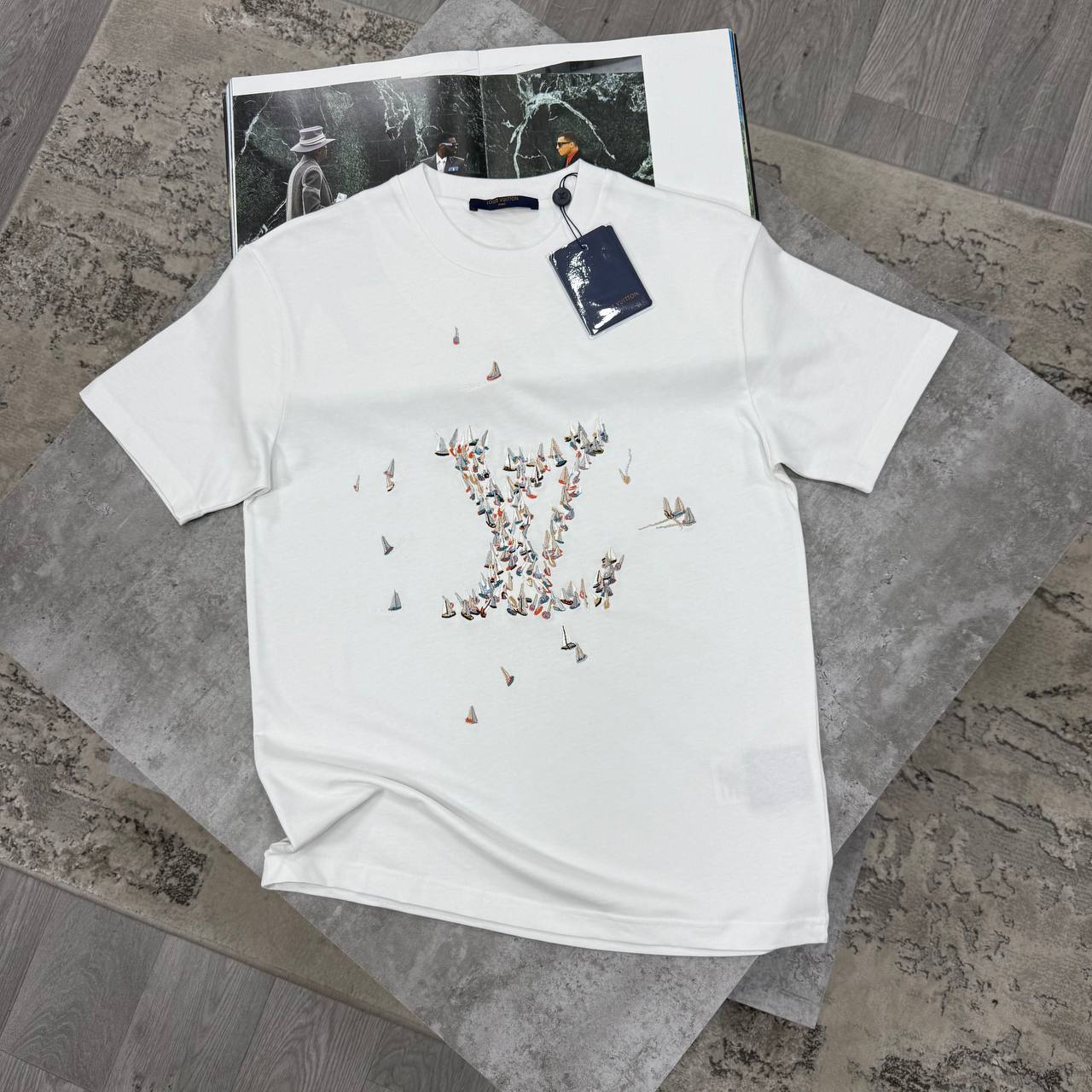 SUPER CLON LV TEE jay2105