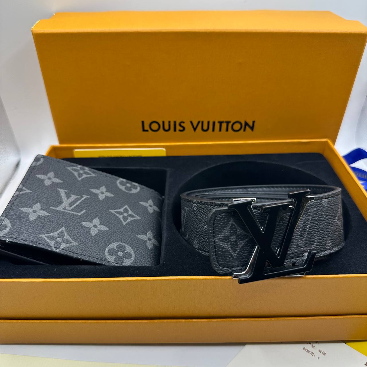 LVe BELT AND WALLET SET COMES WITH BOX & PAPERWORK to3108