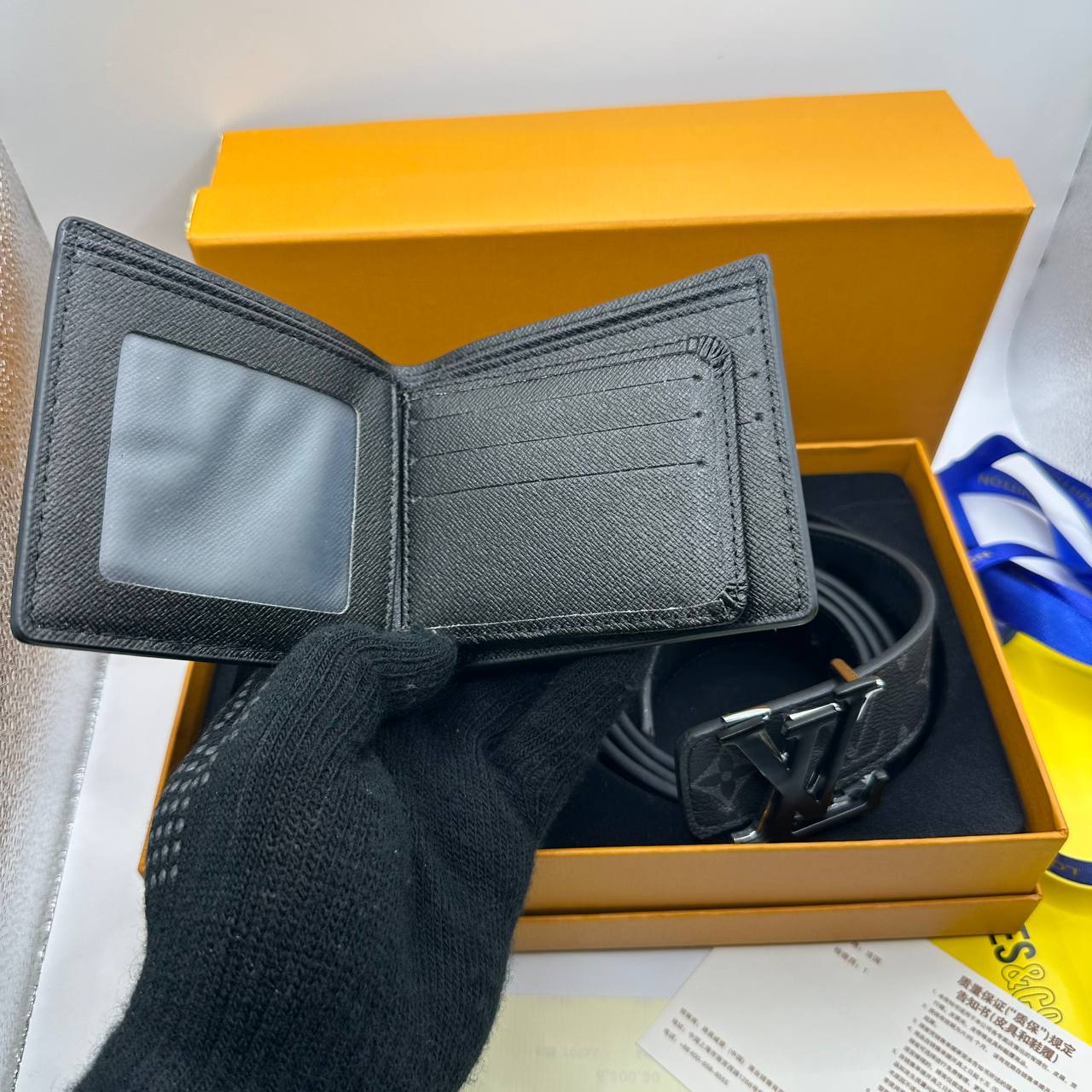 LVe BELT AND WALLET SET COMES WITH BOX & PAPERWORK to3108